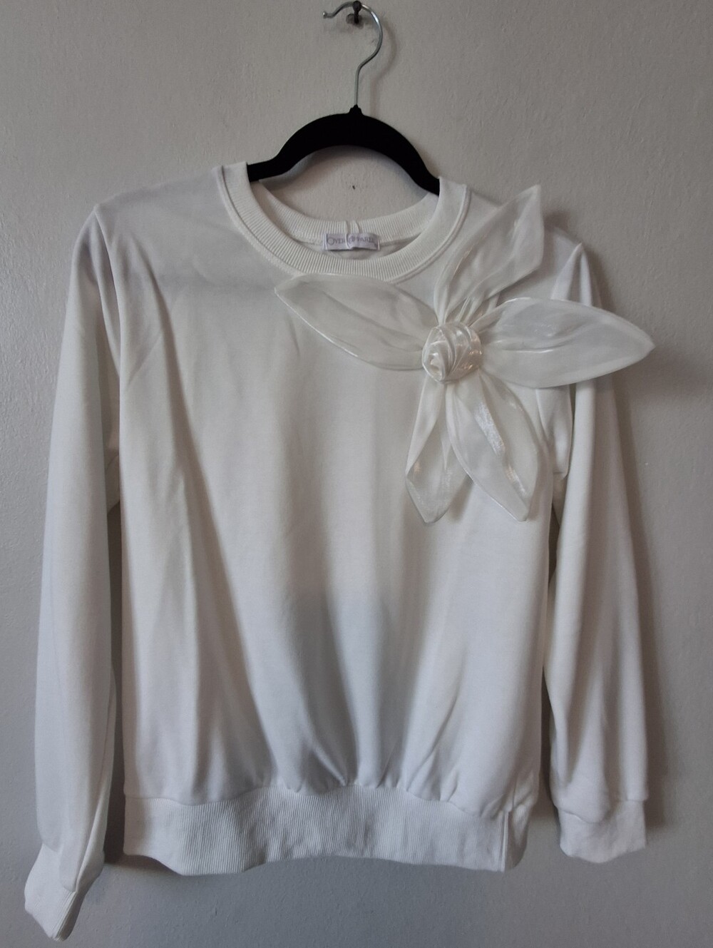 ' White Floral Accent Sweatshirt